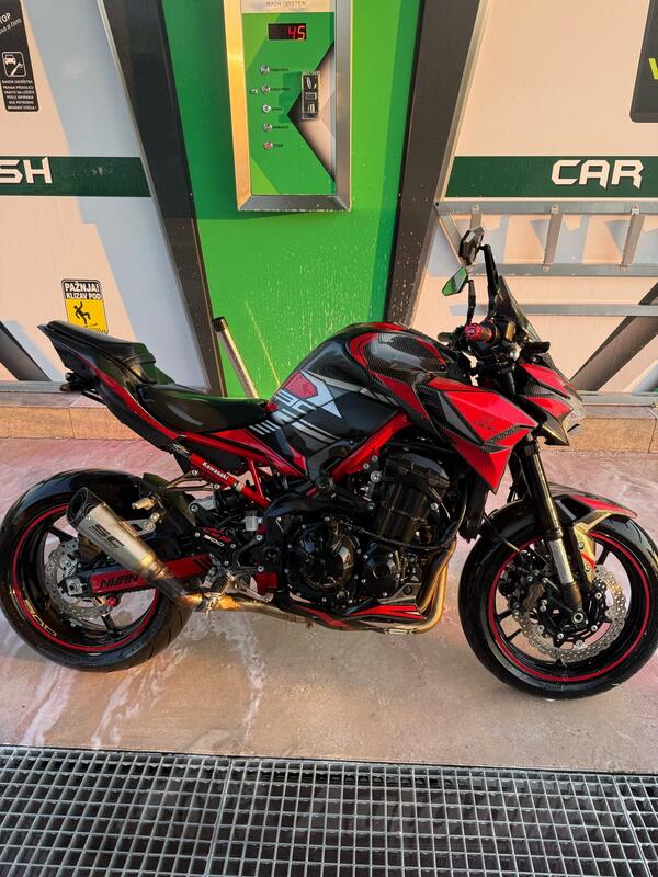 Kawasaki - Z900