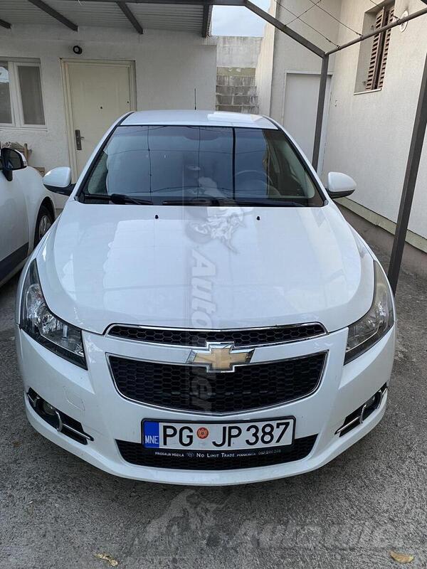 Chevrolet - Cruze - 1.6 LS