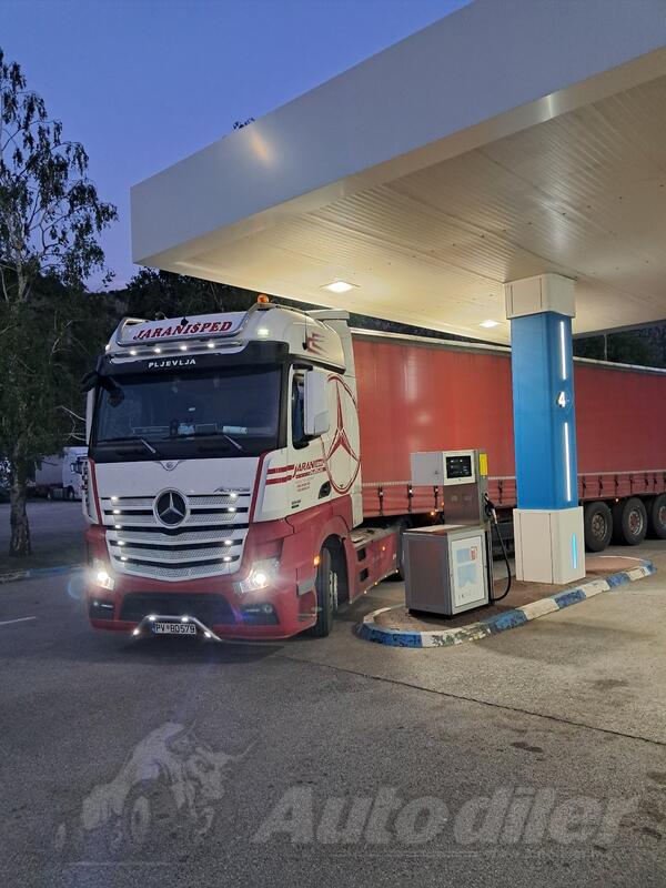 Mercedes Benz - 1845