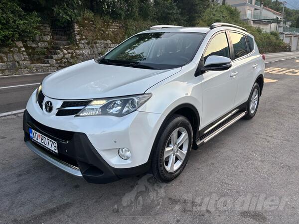 Toyota - RAV 4 - 2.2
