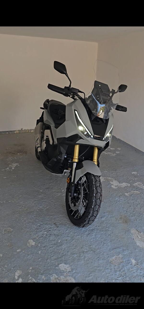 Honda - X-ADV 750