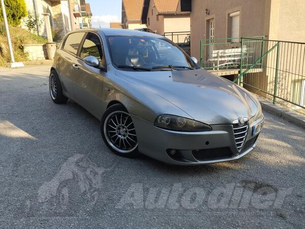 Alfa Romeo - 147 - Q2