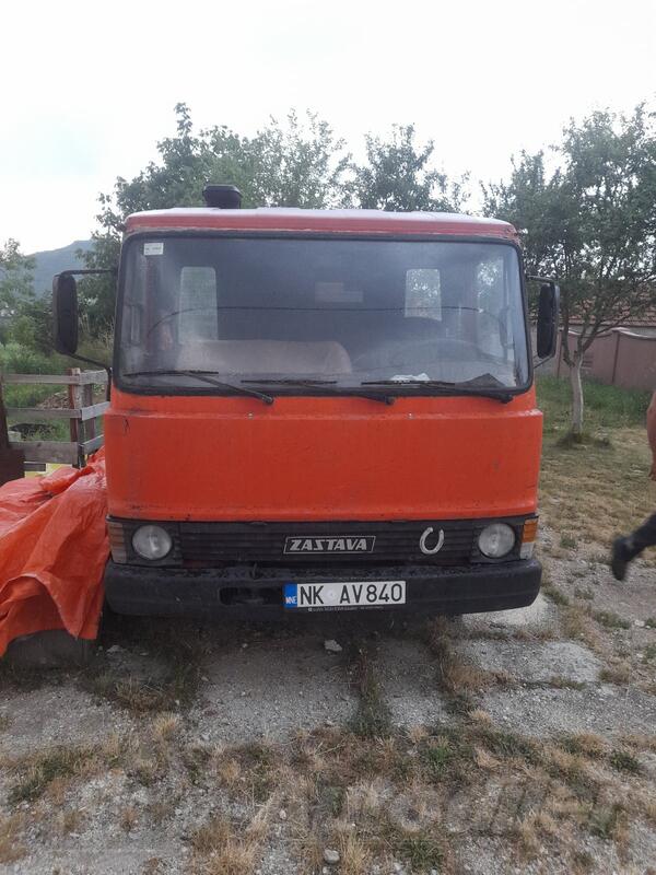 Zastava - 640