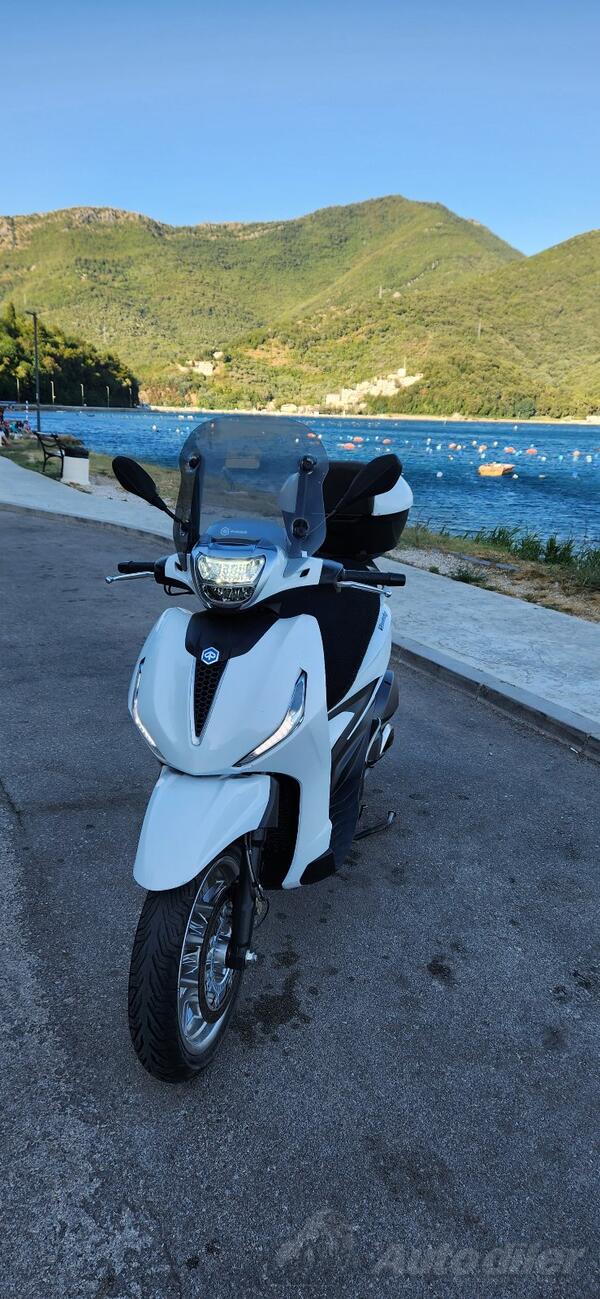 Piaggio - Beverly