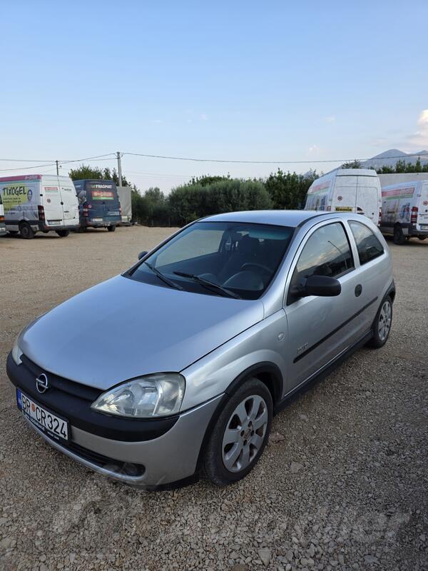 Opel - Corsa - 1.2 BENZIN
