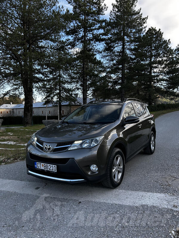 Toyota - RAV 4 - 2.0