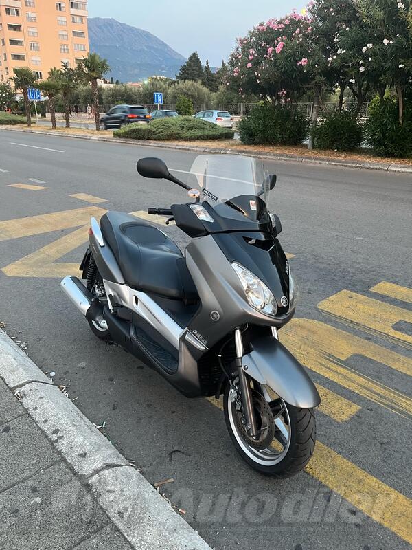 Yamaha - X-MAX