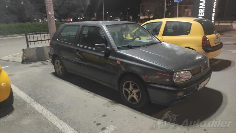 Volkswagen - Golf 3 - 1.8.