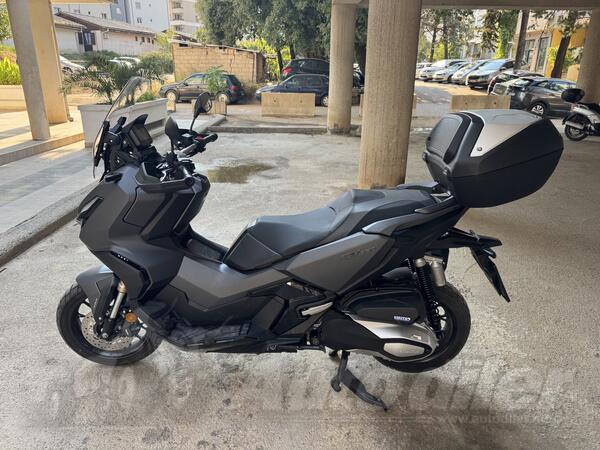 Honda - Adv 350