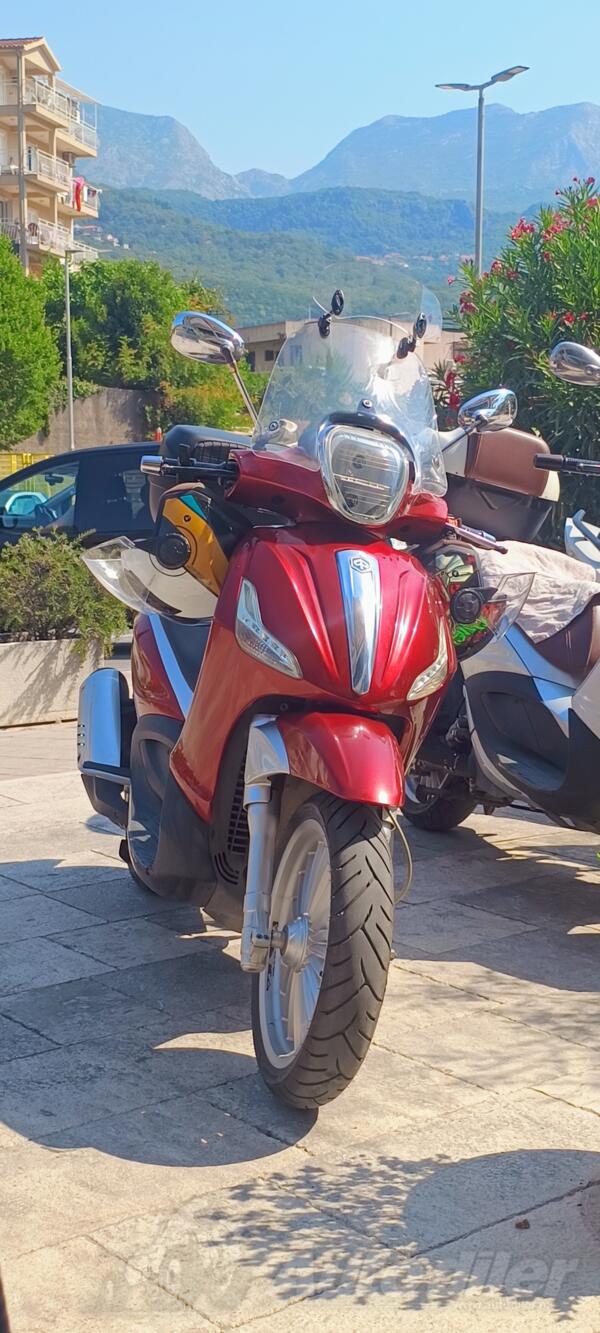 Piaggio - Beverly 300IE