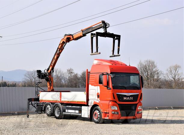 MAN - TGX 26.440 6x2 Platformom + Kran TEREX 135.2-A11