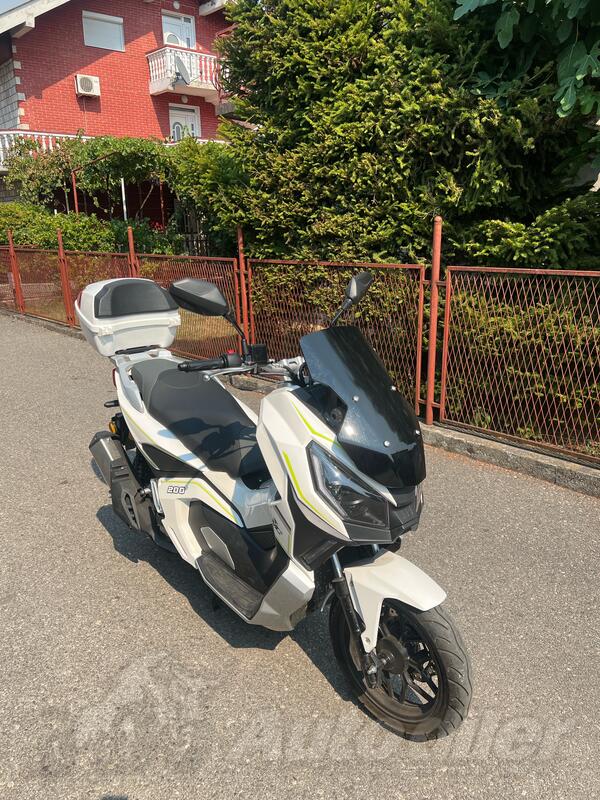 Yiben - Nas Adv 200