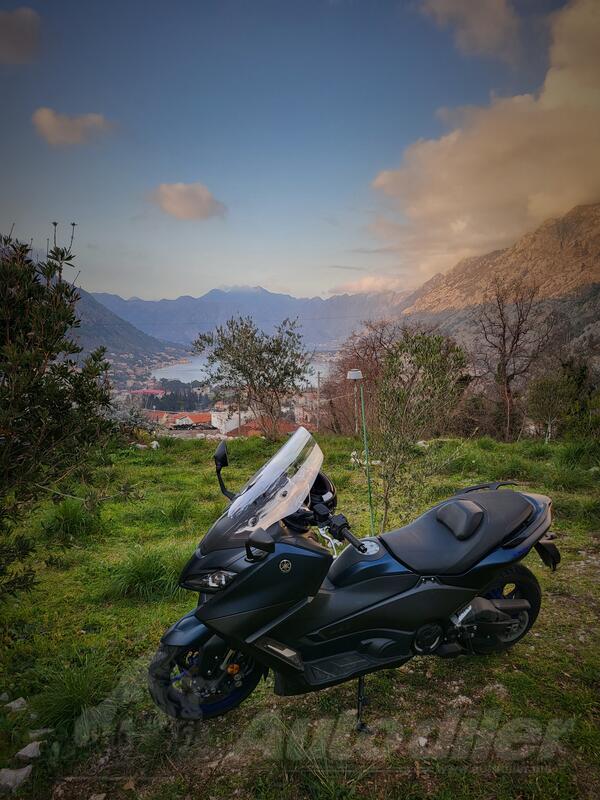 Yamaha - T Max 560
