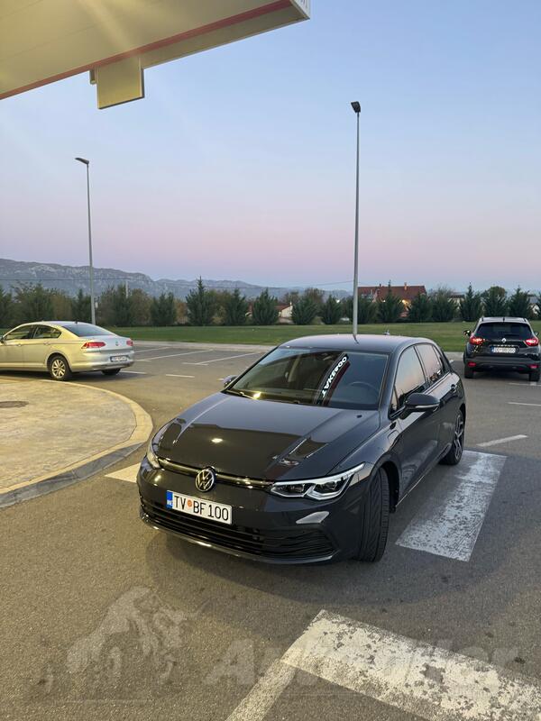 Volkswagen - Golf 8 -  Style 204 ks