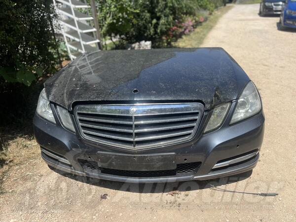 U djelovima Mercedes Benz - E 350 e 350