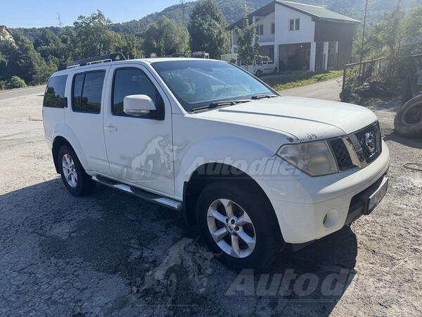 Nissan - Pathfinder - 2.5