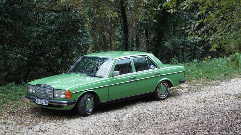 Mercedes Benz - 200 - w123