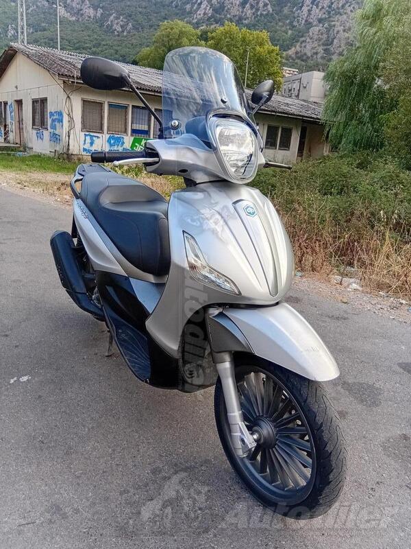 Piaggio - Beverly 300