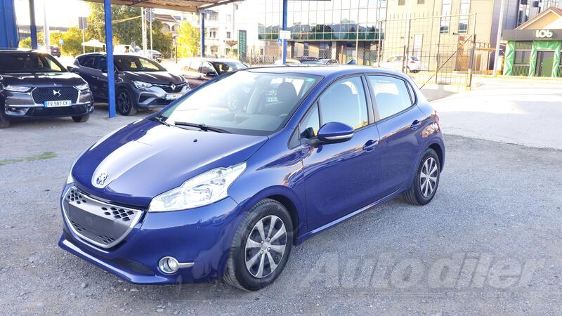 Peugeot - 208 - AUTOMATIK