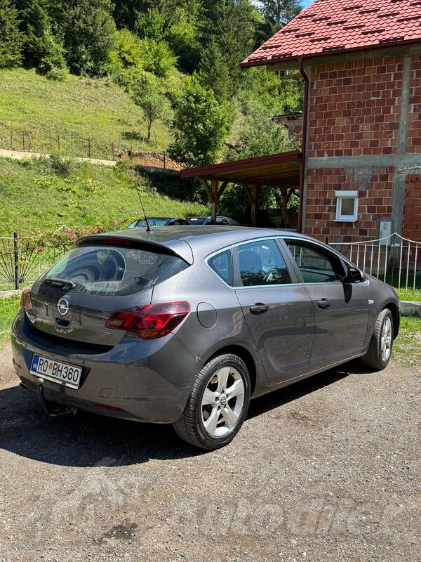 Opel - Astra - 2.0