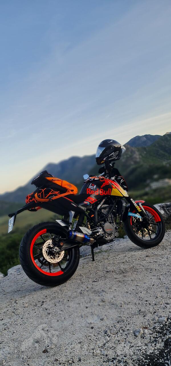 KTM - DUKE 200