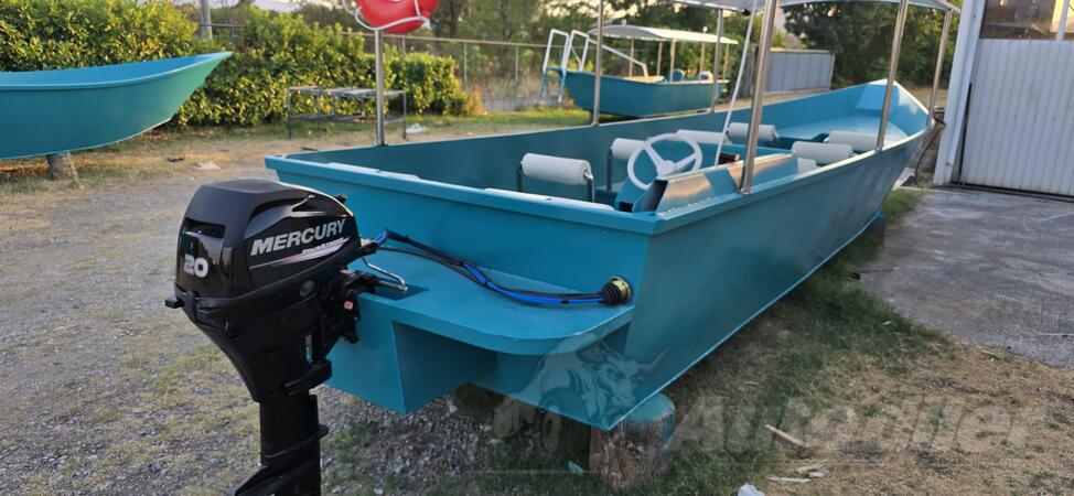 Mercruiser - cetvoratktni motor 20 konha sa komandama i alanserom - Motori za plovila