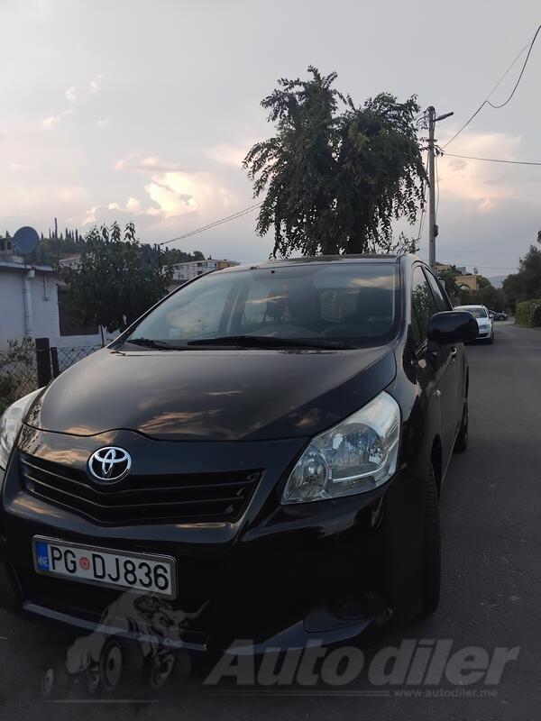 Toyota - Verso - 2.0 D4D