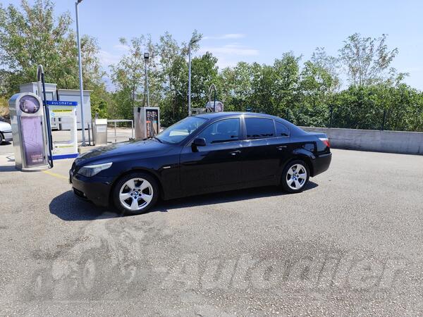 BMW - 525