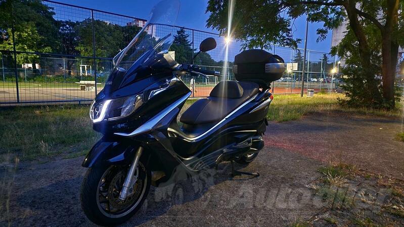Piaggio - x10