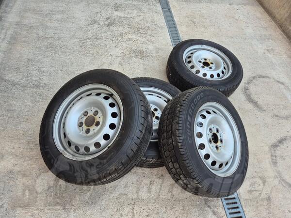 Fabričke felne i 205/65 -16 C gume