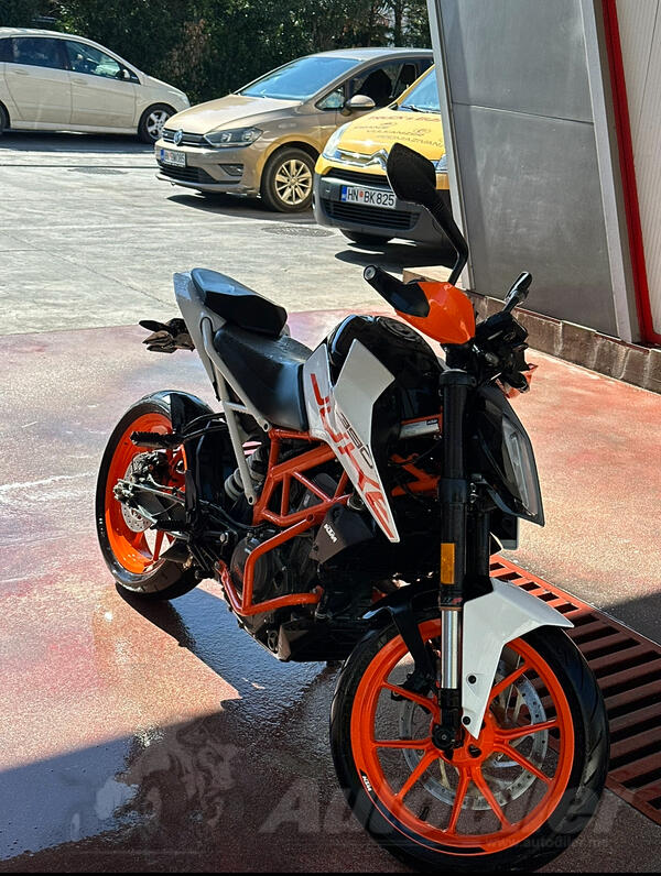 KTM - KTM DUKE 390