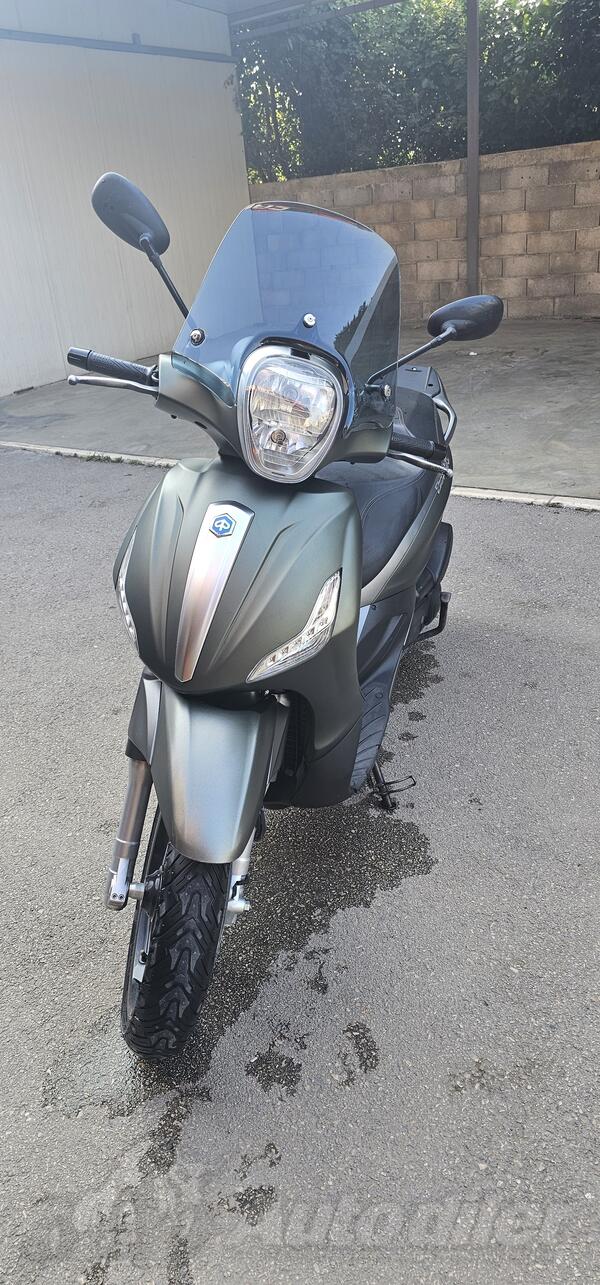 Piaggio - beverly 300s