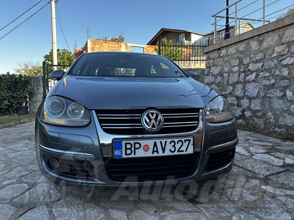 Volkswagen - Jetta - 2.0 TDI