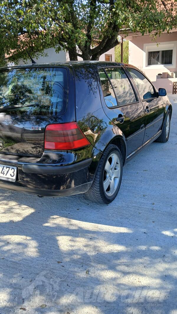 Volkswagen - Golf 4
