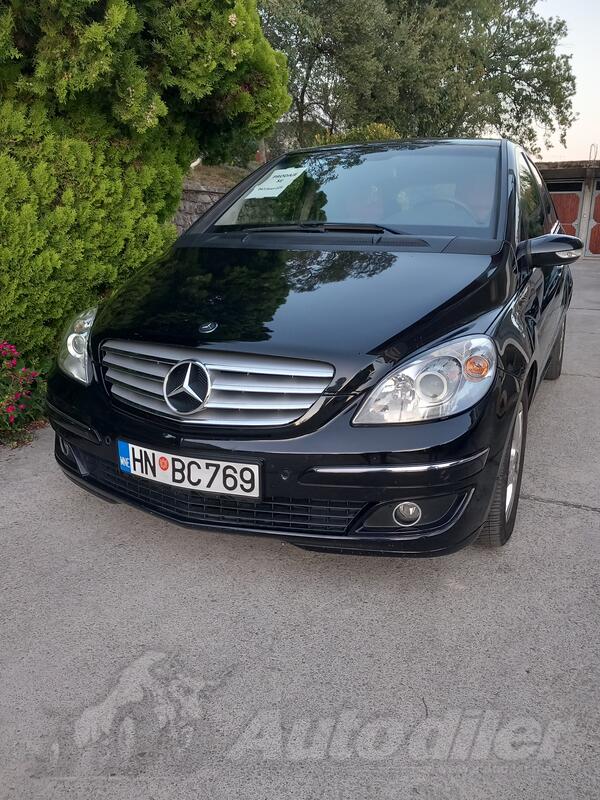 Mercedes Benz - B 180