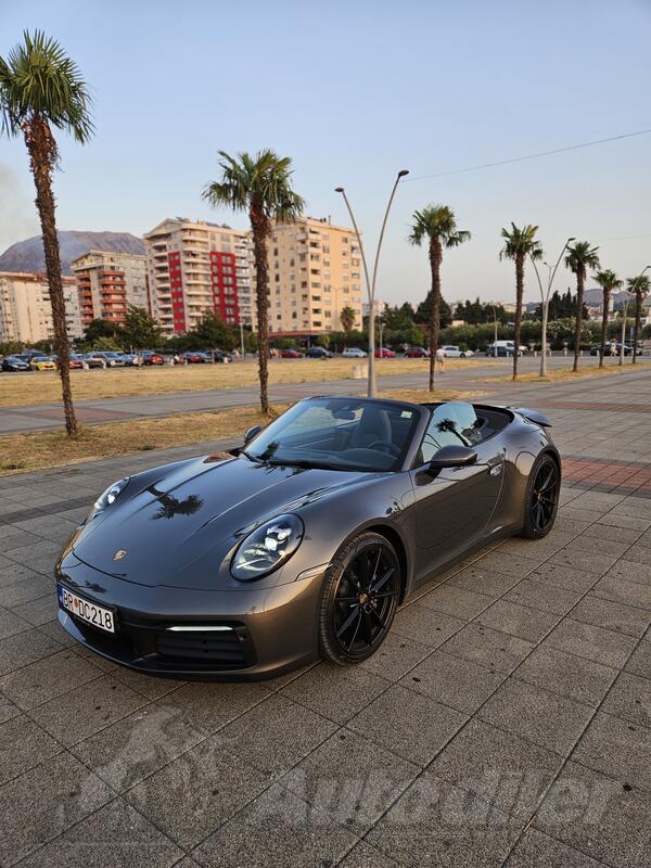 Porsche - 911 - 992