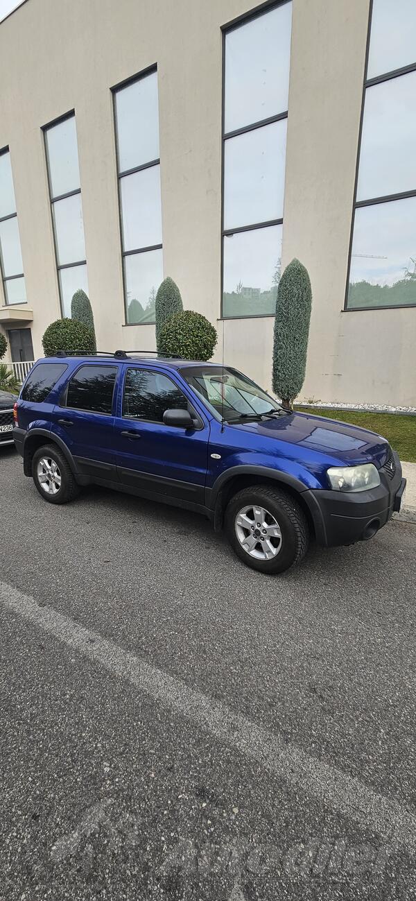 Ford - Maverick - 2.3 benzin 4× 4