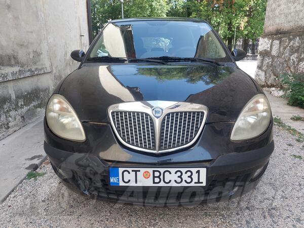 Lancia - Ypsilon - 1,2 benzin