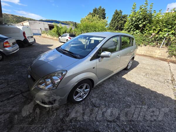 Toyota - Verso - 2.2D-4D