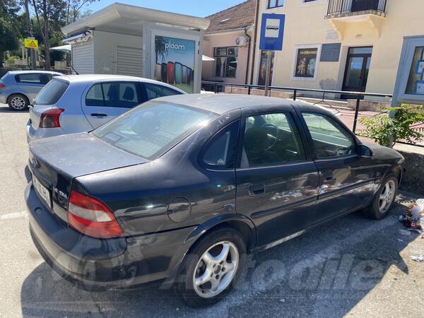 Opel - Vectra - 2.0