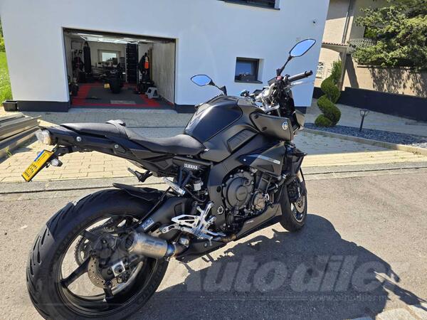 Yamaha - mt 10