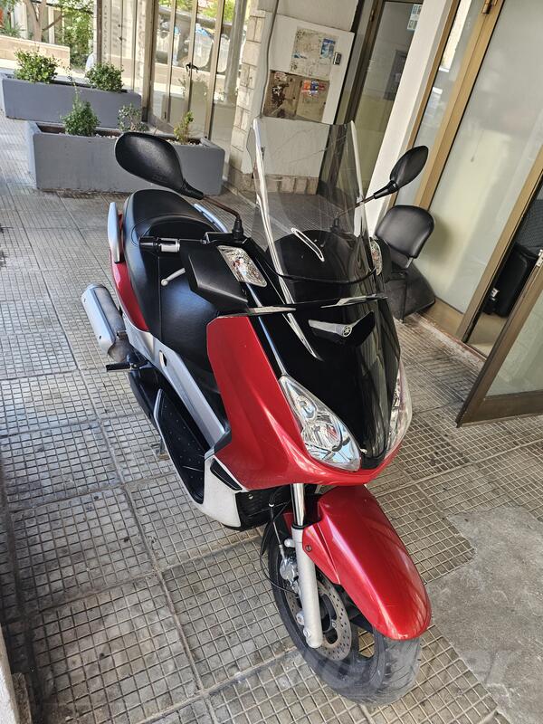 Yamaha - X MAX