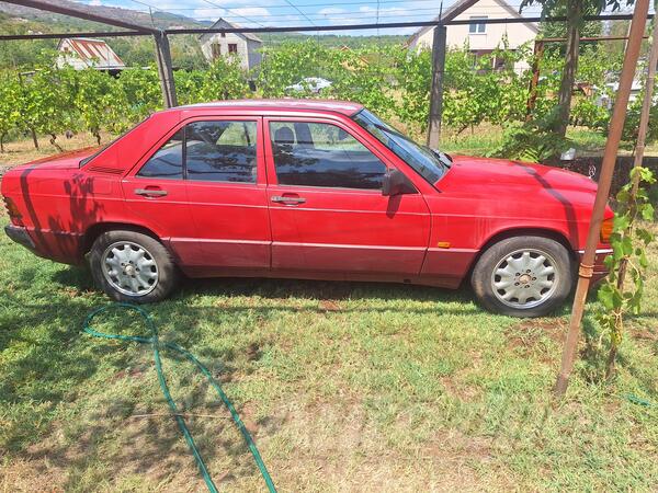 Mercedes Benz - 190 - 2.0D