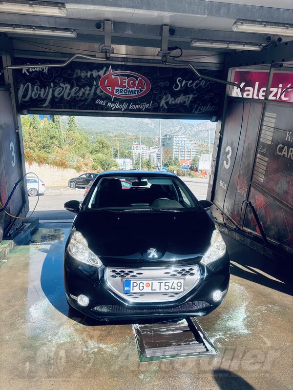 Peugeot - 208 - 1.4E HDI