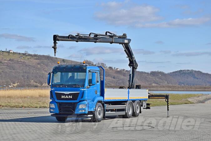 MAN - TGS 26.480 s ravnom platformom + Kran Hiab 144 E-3