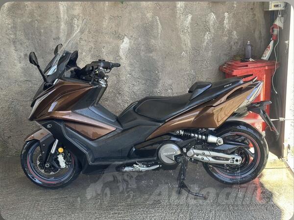 Kymco - AK550