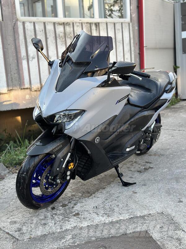 Yamaha - T max