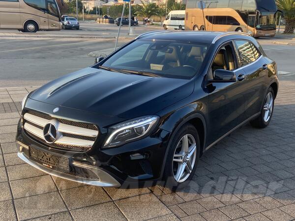 Mercedes Benz - GLA 220 - GLA 220d 4Matic 7g Automatik