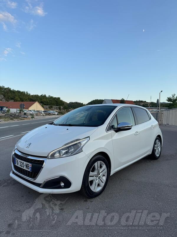 Peugeot - 208 - Peugeot 208 Allure Automatic