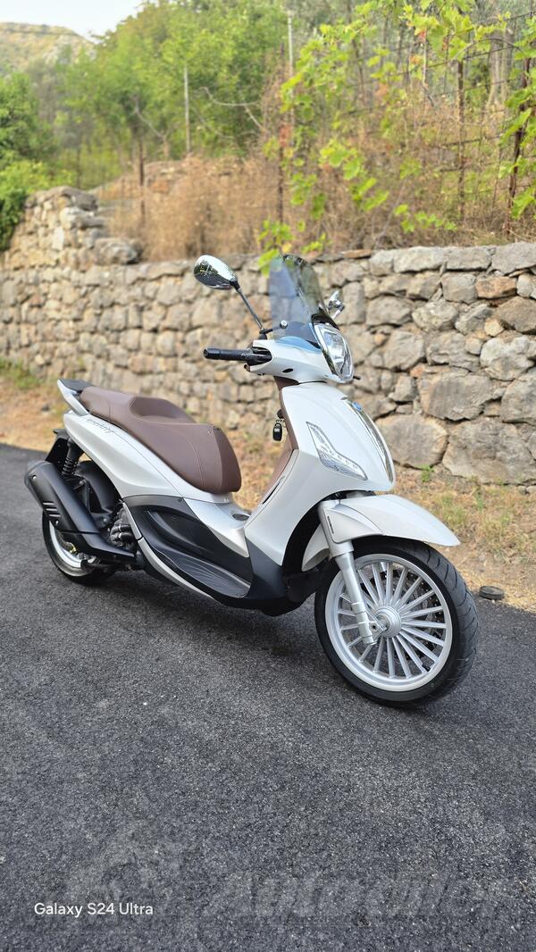 Piaggio - BEVERLY